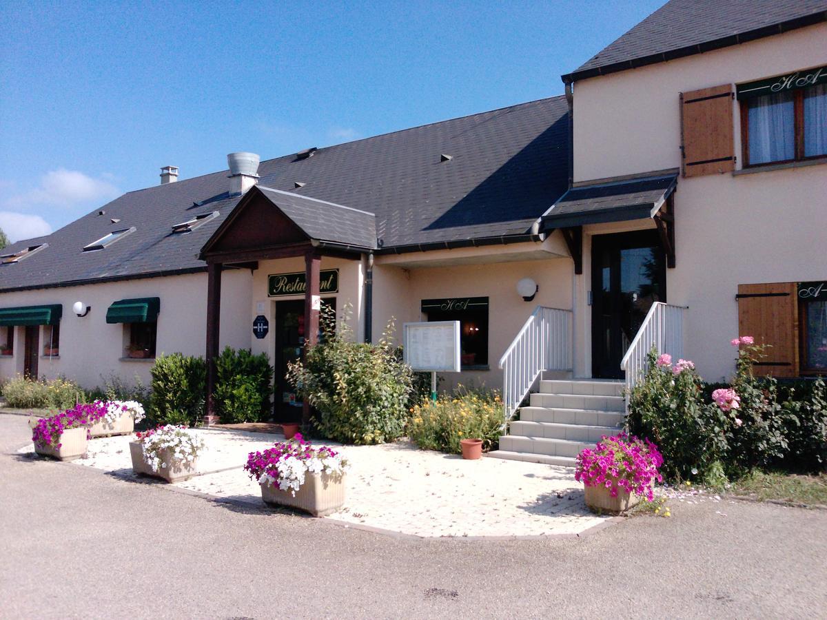 Logis Hotel Restaurant De L'Abbaye Ferrieres-en-Gatinais Exteriör bild